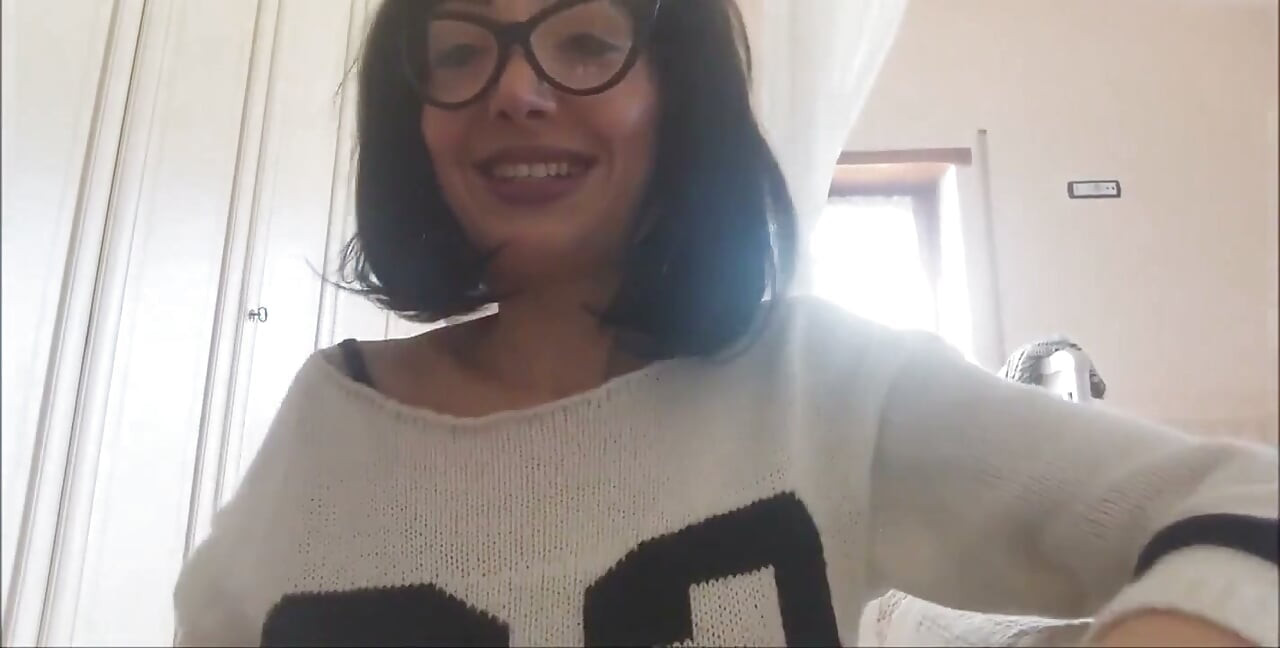 Ascoltaci durante una videochiamata con rutti e blasfemie