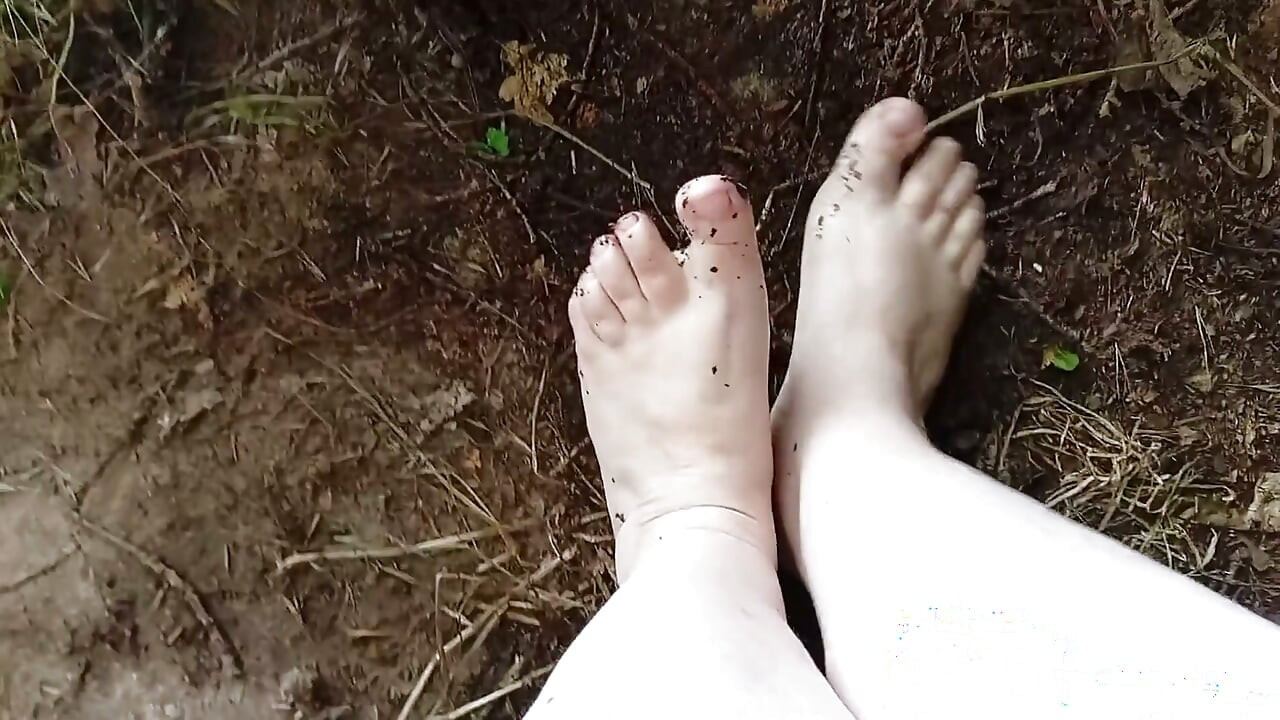 더러운 발 밖