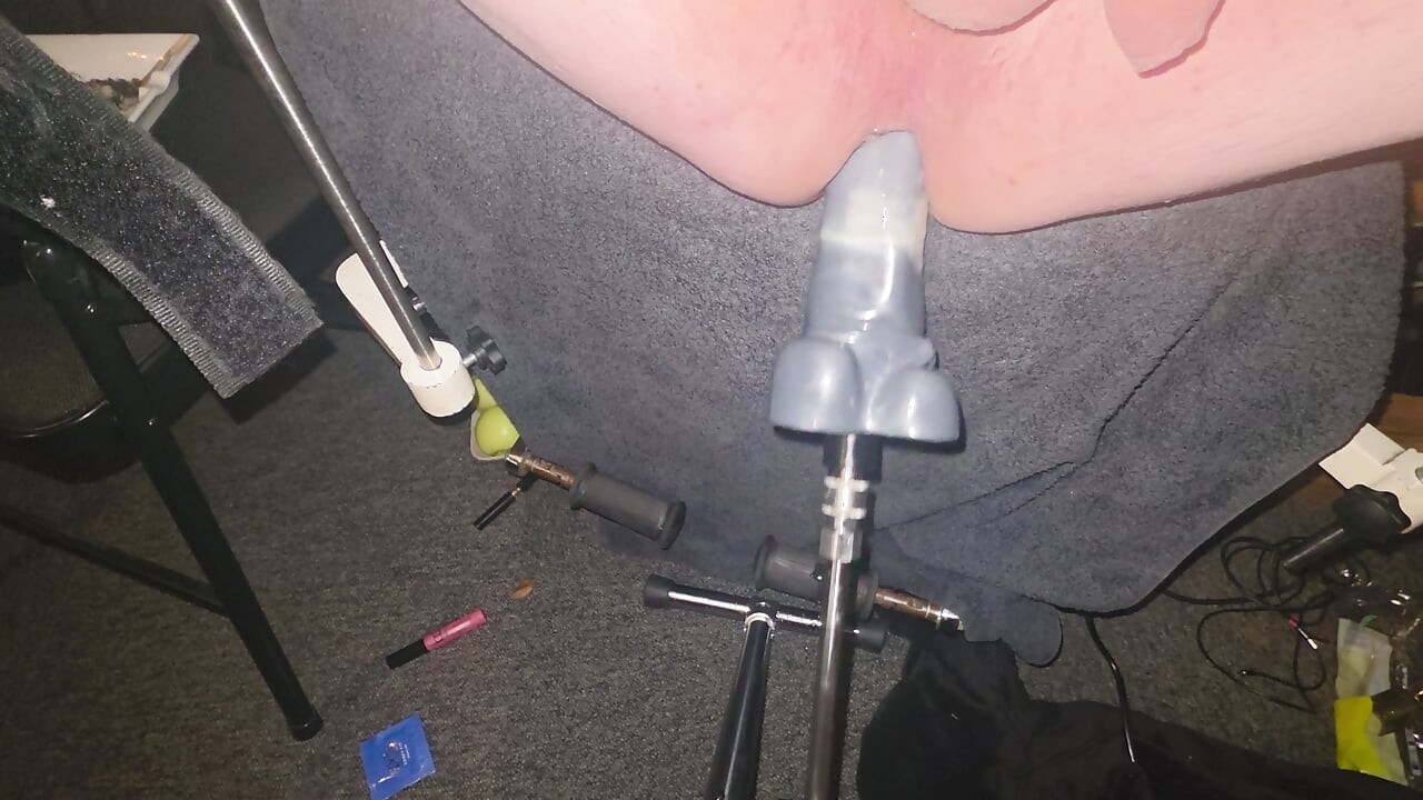 Anal fucking machine fun