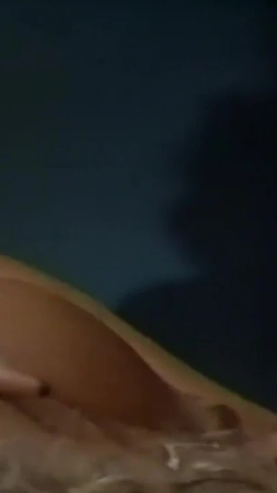 年轻的美女被精液浸透 | 短片 2