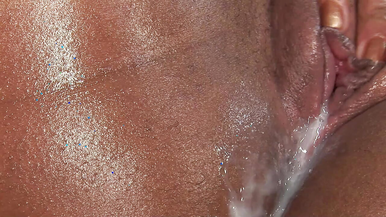 Naughty ebony babe gets creampied