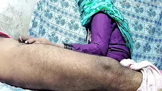 Indian mom and dad sex in the room