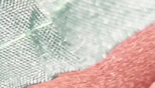 Süßes ebenholz-teen nimmt riesigen schwanz aus leidenschaft