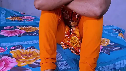 Asyalı Hintli desi üvey kız kardeş sert sikişiyor