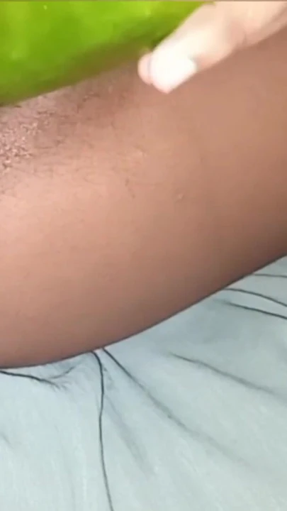 斯里兰卡拉纳坎性感女孩用黄瓜操她的阴户 最好的 Aolo |剪辑 2