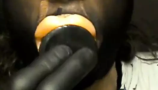 Bir buttplug üzerinde melek siyah chocking