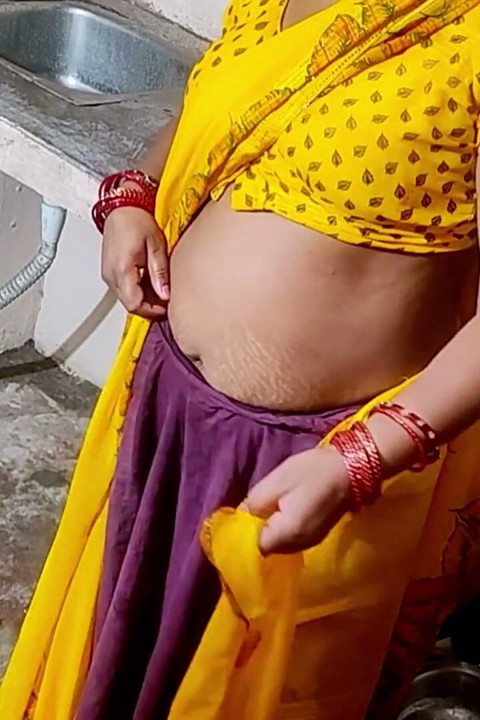 Desi Bhabhi Fuking Neighbour Boy's