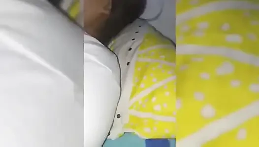 Kolombiyalı esmer hayatından çok sıkıldı komşusunu emiyor!!