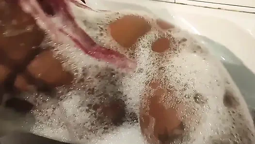 Geburtstagssex-party in der badewanne