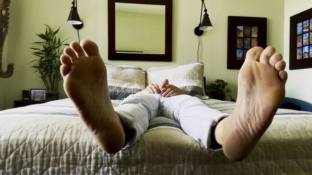 I show you my feet, because you like it