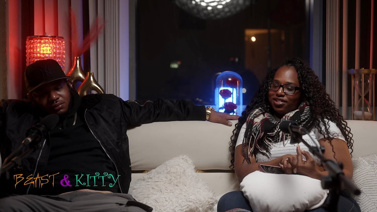 播客情节变得怪异