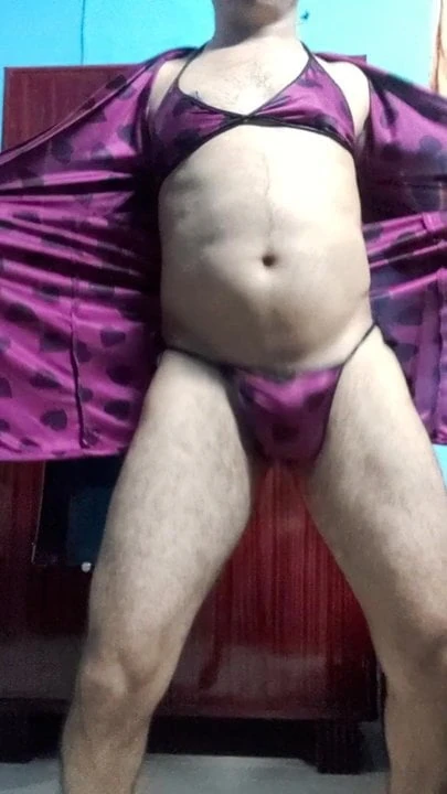 Sexy leady enjoyed in saxy nighty