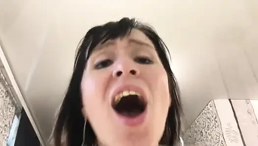 Я буду скакать на этом члене, пока ты не кончу!