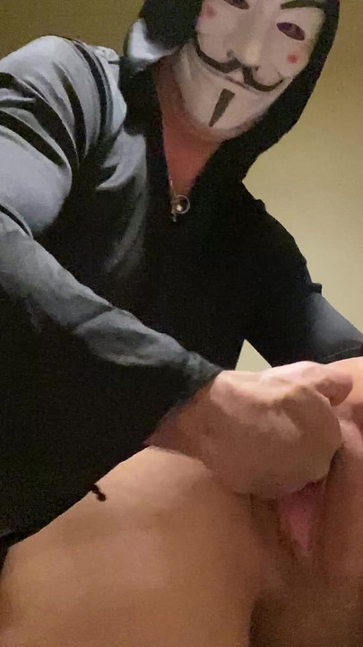 Mano en el panorama sexy consolador morado