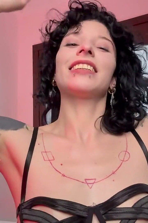 Masturbatig My Freshly Shawed Armpitsn