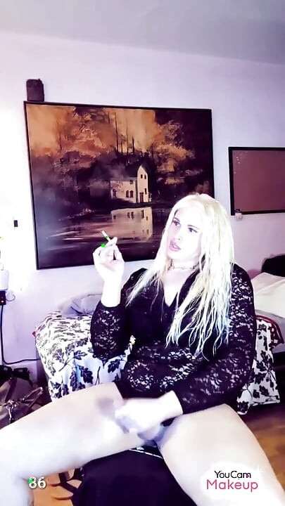 Masturbacija i pušenje Kylie Rey