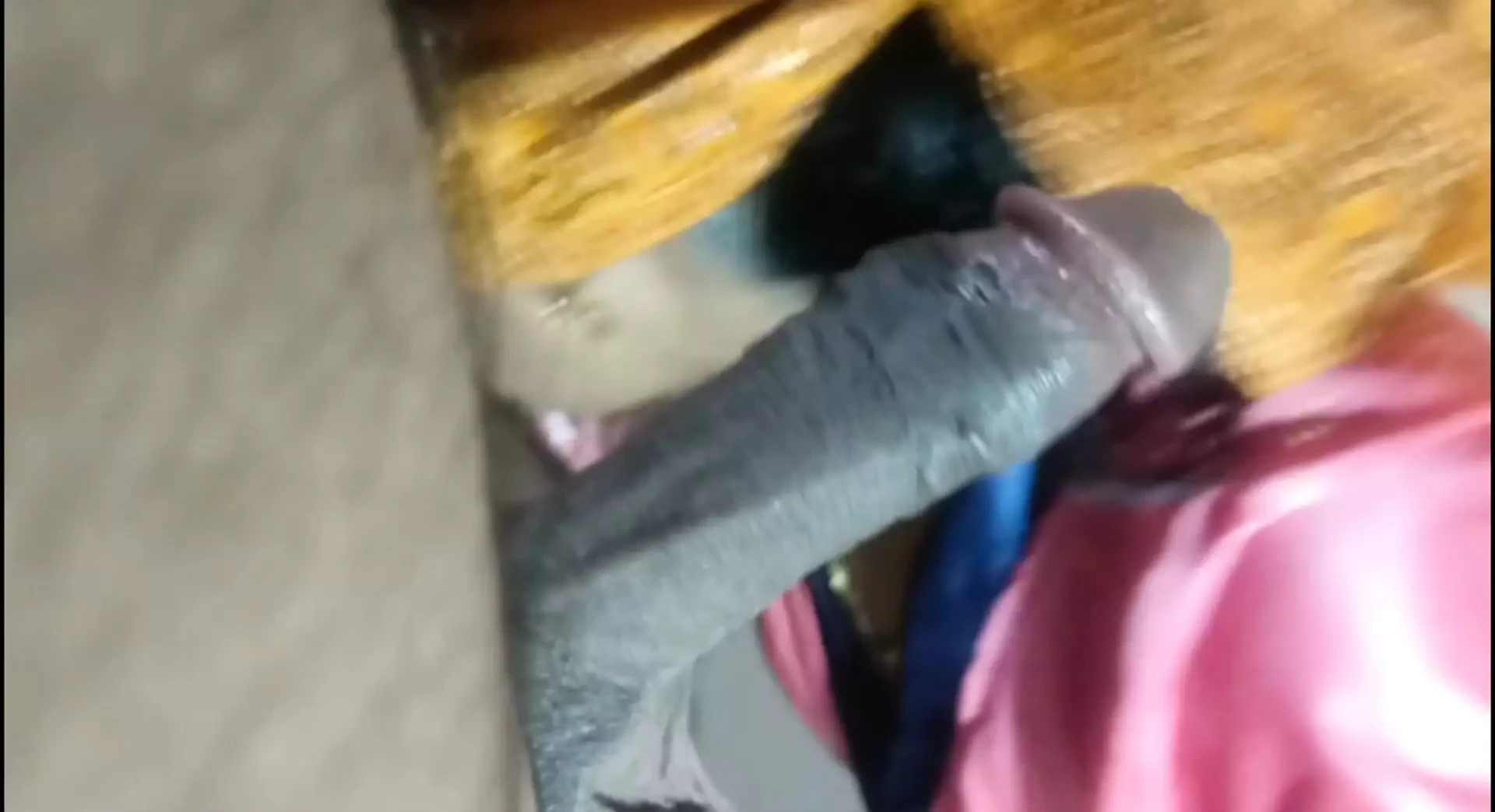 A sales girl in Kochi sucks her boyfriend's cock in her mouth