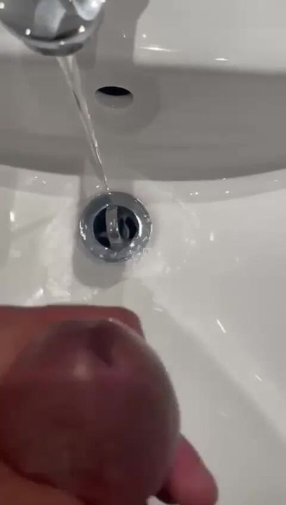 Big Brown cock squirt