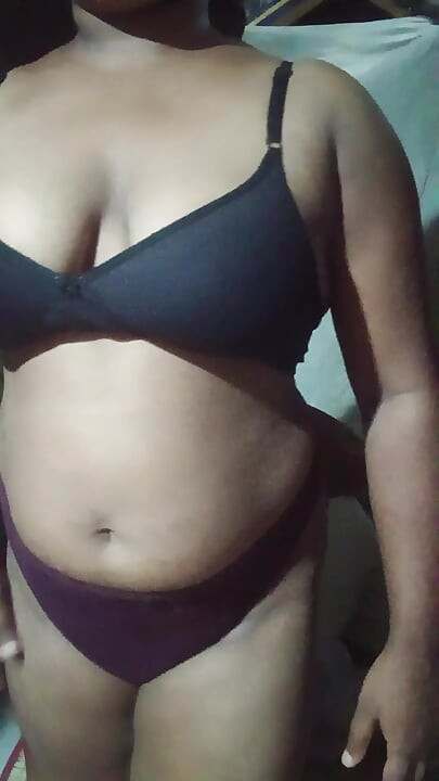 Priya Vabhi ki desnuda del pueblo vabhi