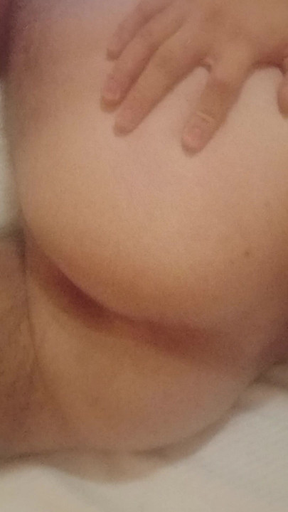 19 year ol serbian boy shows off his ass