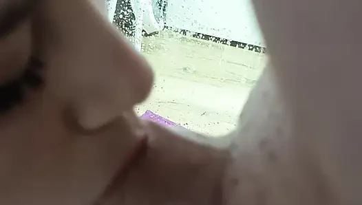 Ateşli sarışın duşta ateşli oluyor