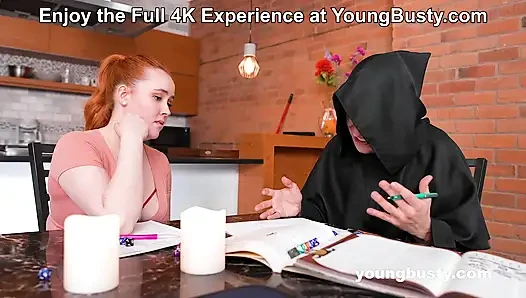 Geeks love dungeons&dragons tapi lexa cuma pengen dientot sama youngbusty