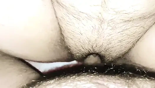 Fucked sister-in-law's juicy pussy all night and drained water on the pussy