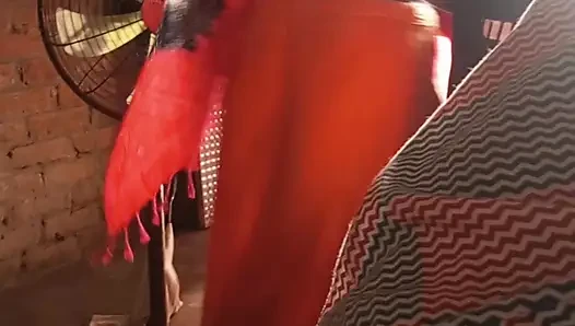 Bibi setuju untuk berhubungan seks denganku untuk pertama kalinya.