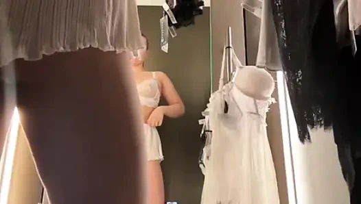 Jucielussie in the changing room