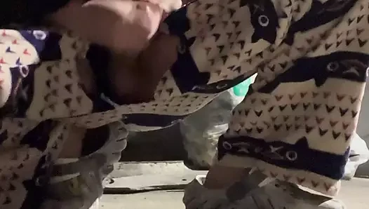 Outdoor exposure big ejaculation in front of the house