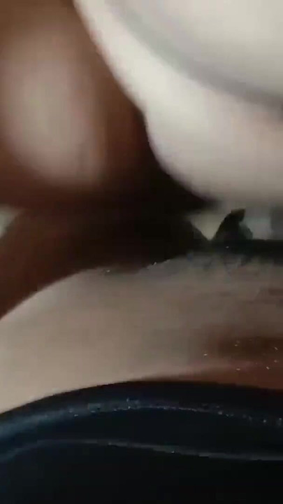 Moment puissant de « Ma demi-sœur veut de l’aide de son demi-frère en se faisant prendre par une grosse bite »