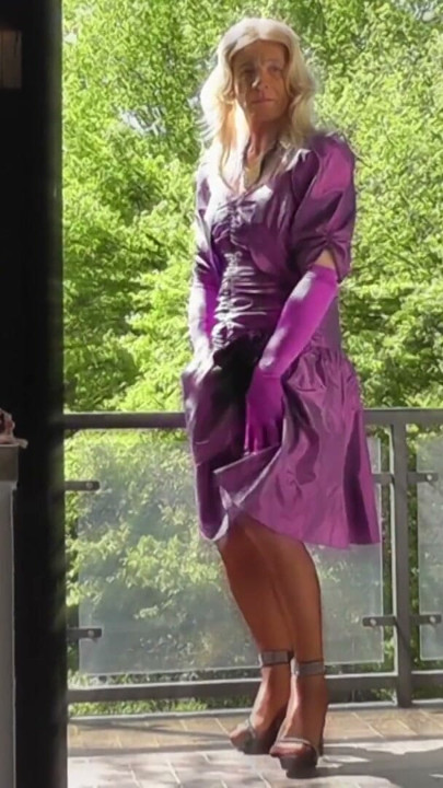Splashy & Shiny on the Balcony | Clip 1