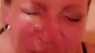 Cumming en la cara de mi esposa rubia - pov