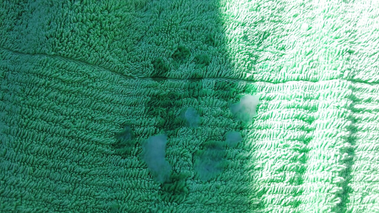 Ultra risky masturbation on the dike