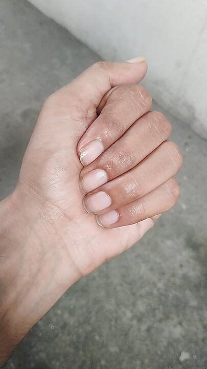 Who want this beautiful hand on their dick and ass