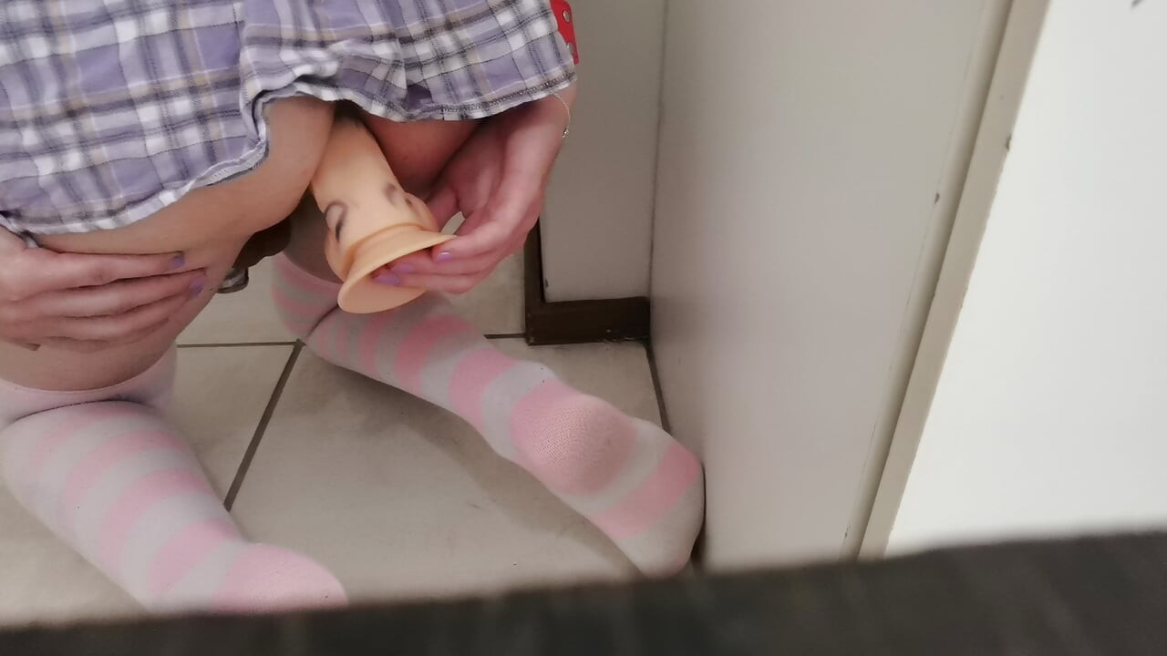 딜도로 자지를 따먹는 연습