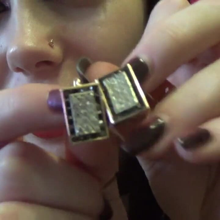 I love to spend your money on golden jewerly!!!!