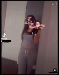 섹시한 후장과 몸을 보여주는 섹시한 후장 소녀
