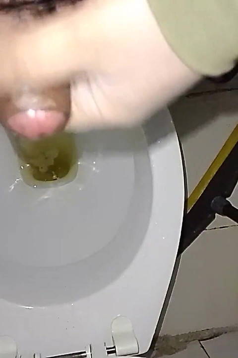 Pissing Video