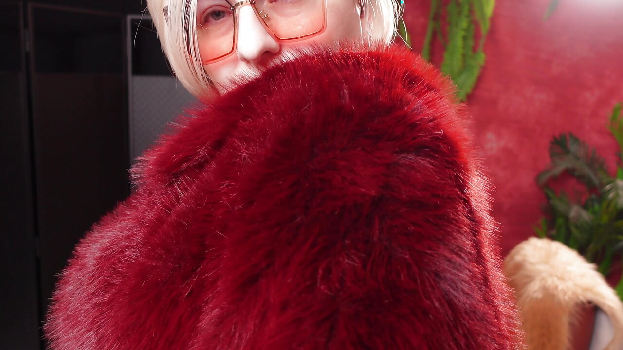 Hot Fur Coat Collection - Part 2. Fetish MILF Arya Grander