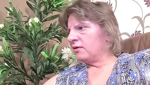 Wet Mature Housewive Threesome Brings Everyone to Cum
