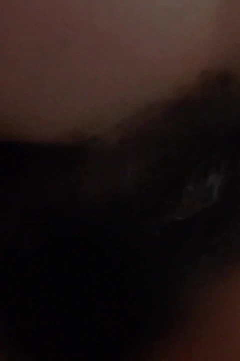 为了给我看她的大阴户并自慰, 香港的继母脱下她的内衣两次