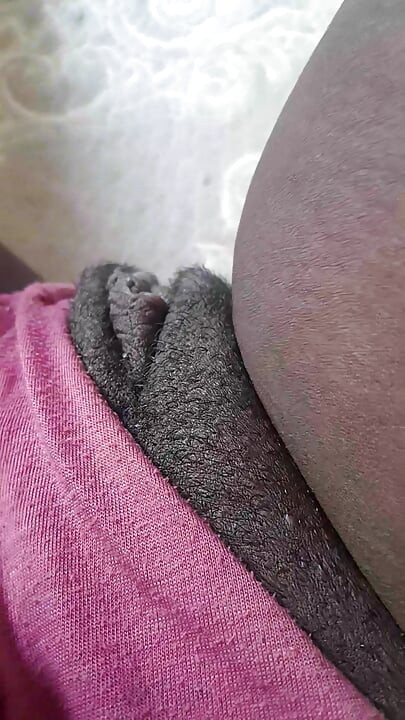 Desi kalın amın kirli eski külotları yutması eğlenceli ve harika görünüyor