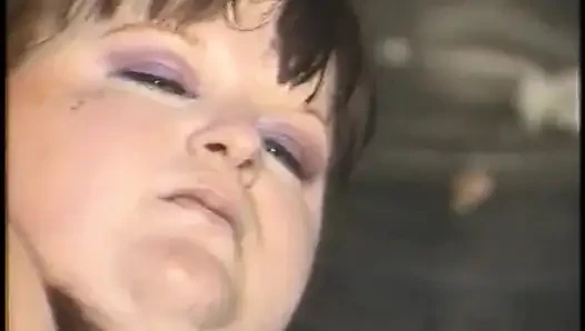 Ssbbw güzellerle grup seks ve yüze boşalma