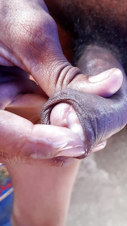 Corrida al aire libre - gran polla india hombre masturbación con la mano