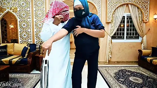 Muslim Hijab Enak bos Perawan Bandung pengen aku nyepong kontol kecil pembantu rumah tangga di Saudi