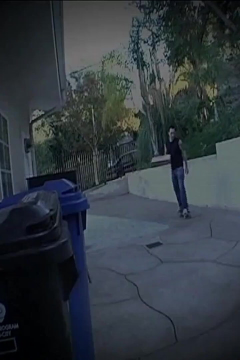 Squirts While Taking It in the Ass