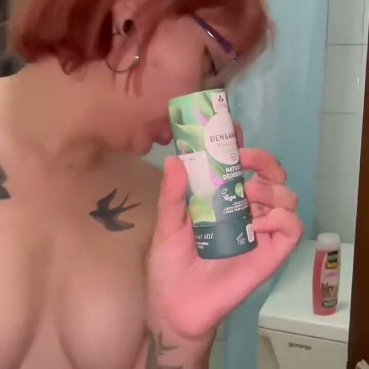 Zadbaj o mycie golenia pach