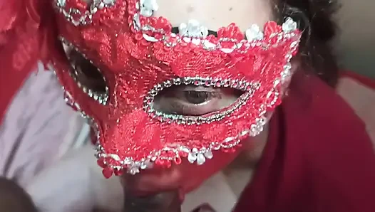 Amatör çift gerçek ev yapımı seks yapıyor, erkek oral seks, derin boğaz, lezzetli oral seks