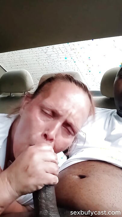 Street hooker blowjob in car. Cum in mounth